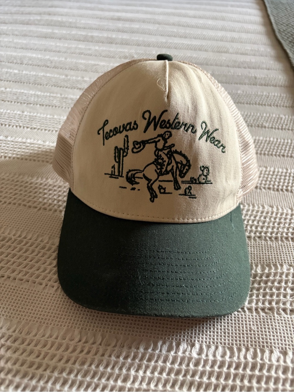 Tecovas Two-Tone Trucker Hat in Cream and Dark Green